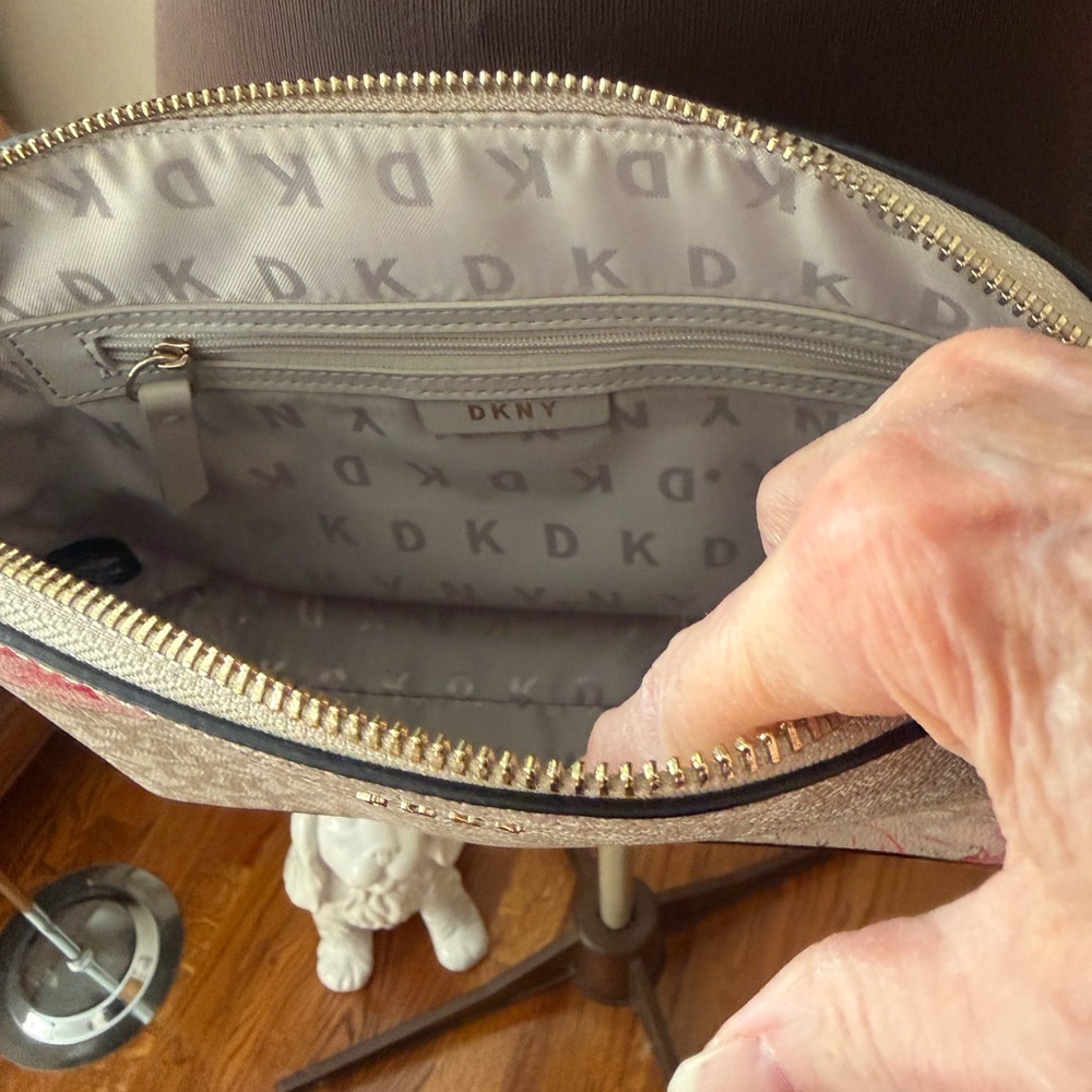DKNY Lt Tan Floral Crossbody Bag - Picture 8 of 13